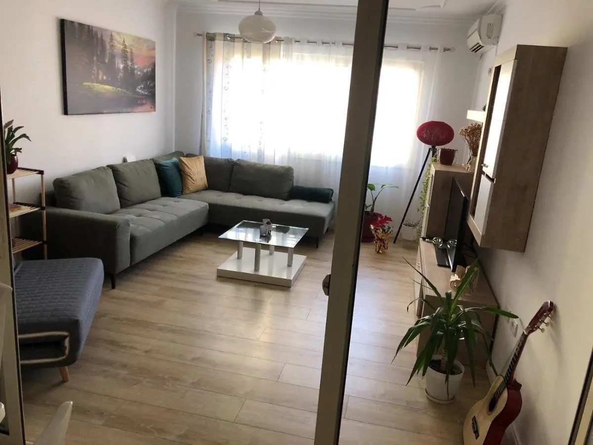 Apartment E&K Cozy Place Near Lake Tirana Albanien